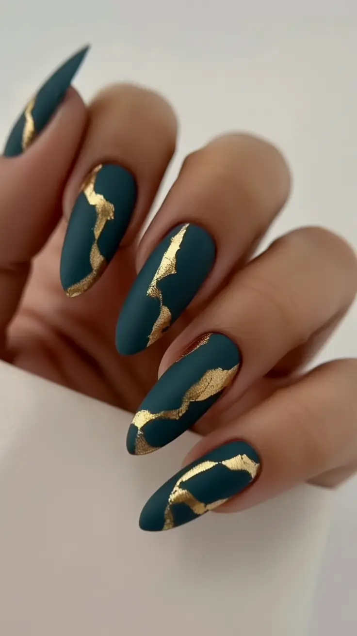 fall-nails-color-trends-2025-emerald-gold-veins