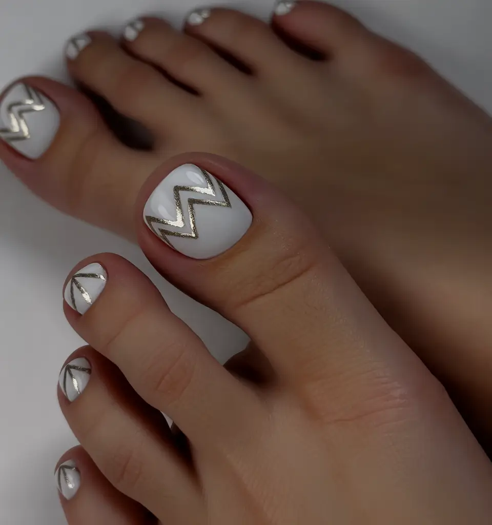 September toe nails Creamy Beige for Understated Elegance