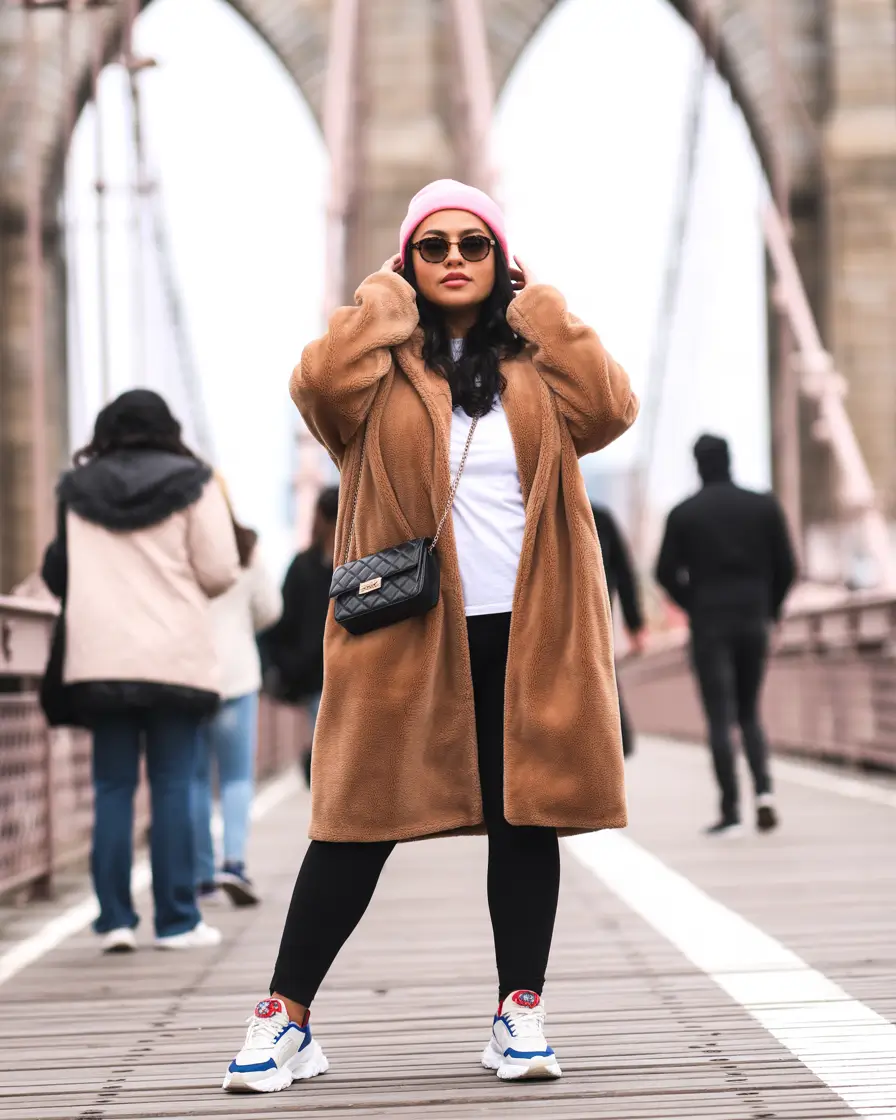 winter-capsule-wardrobe-for-plus-size-women-Sporty-Chic-with-Teddy-Warmth