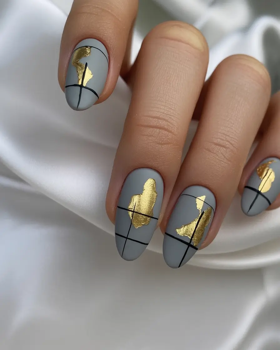 October-nails-design-Modern-Minimalism-with-Gold-Foil