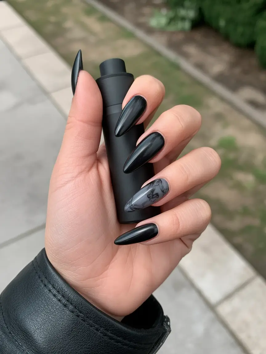 dark winter nails Marble Noir Magic