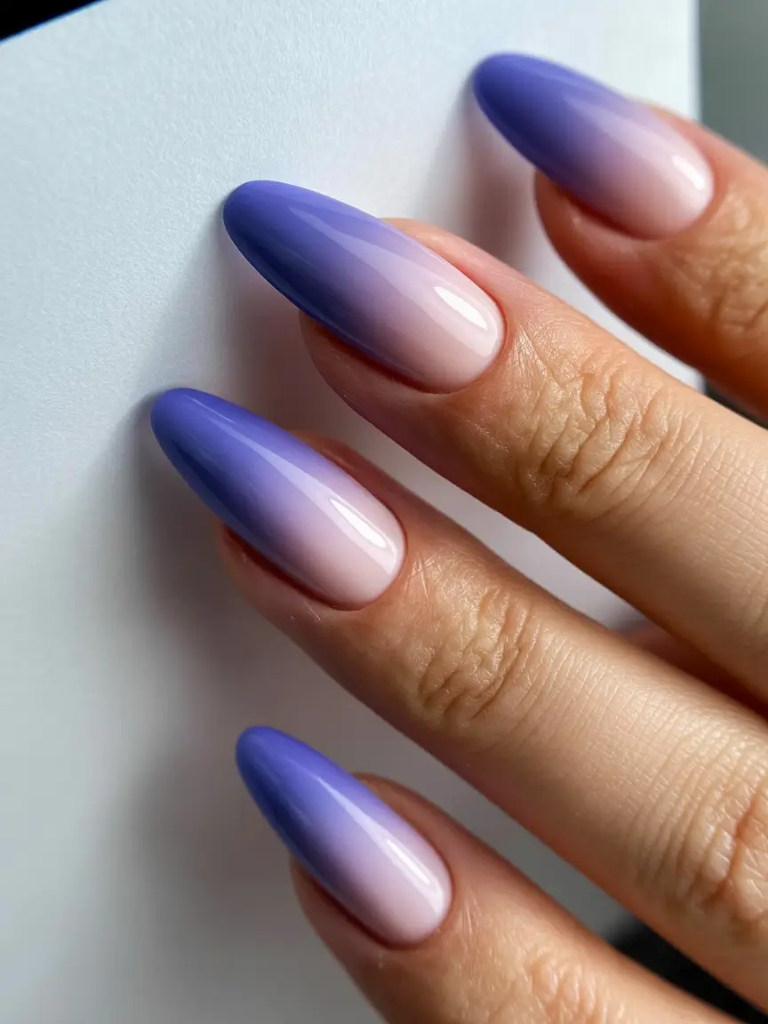 blue-winter-nails-2025-2026-Violet-Frost-Gradient