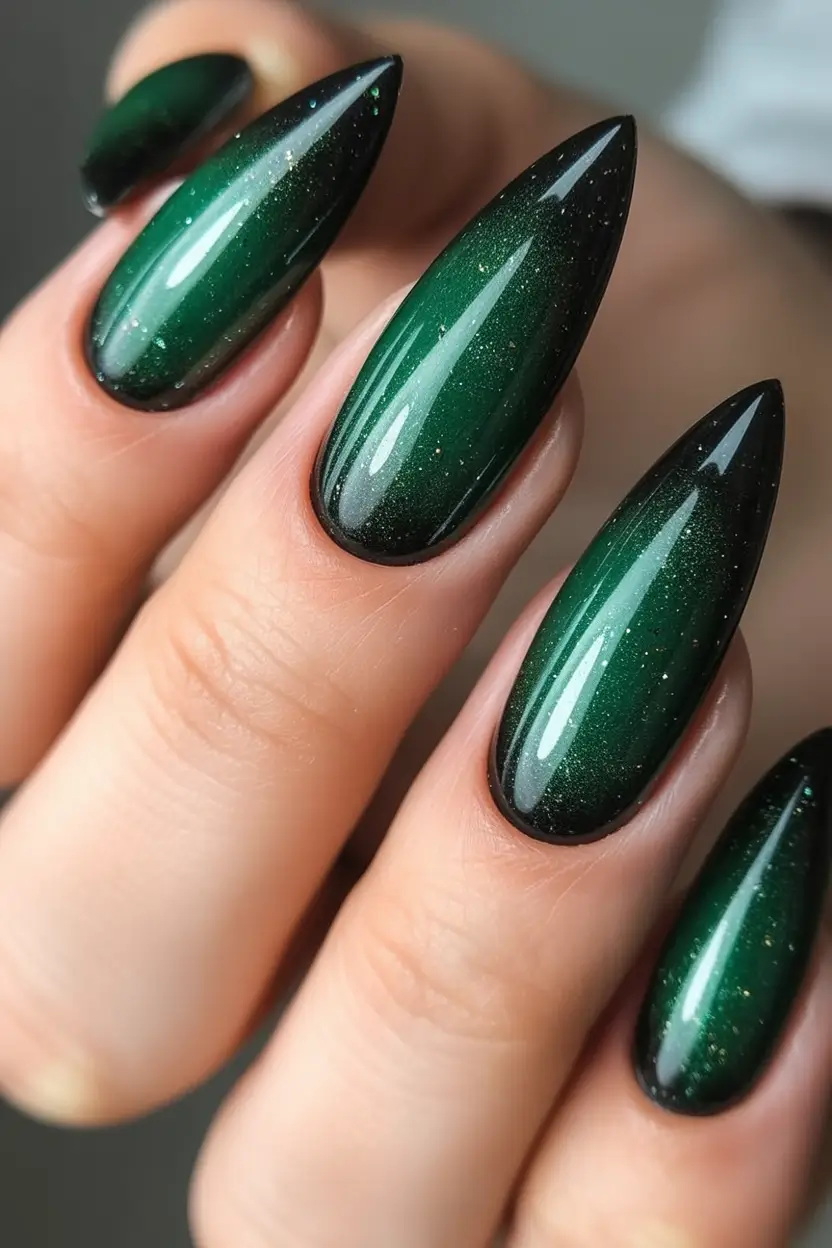 green-winter-nails-ideas-2025-2026-7