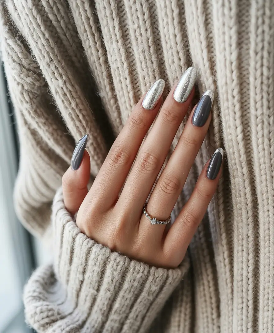 winter nails - new color trends Silver Knit Spark