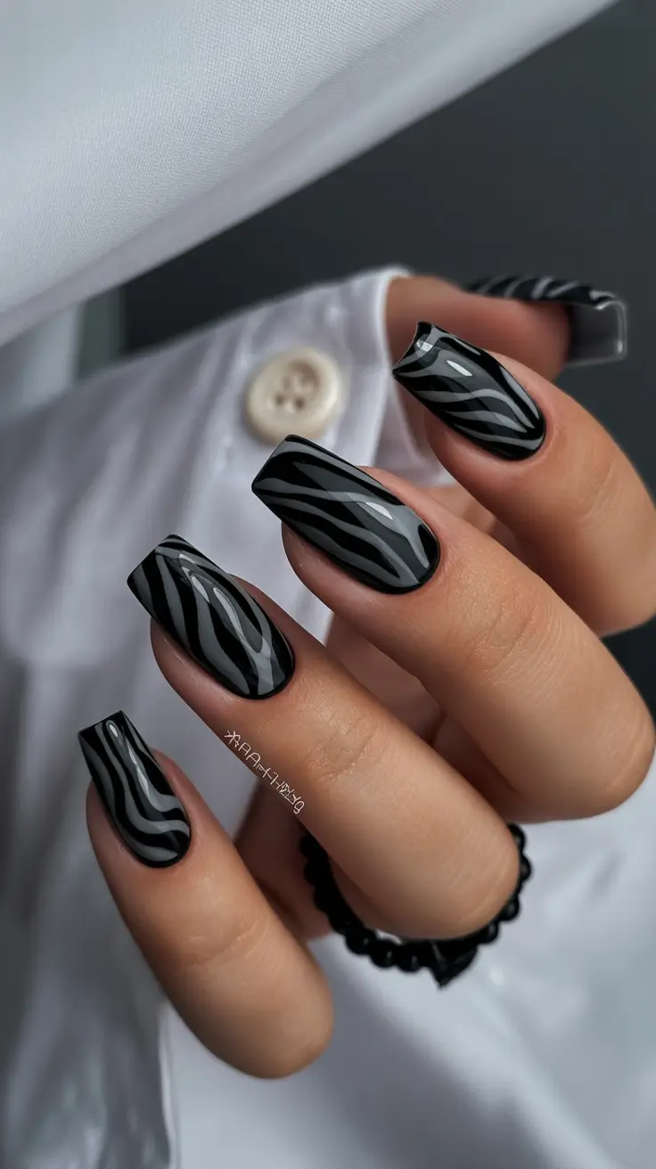 winter-nails-ideas-Glossy-Black-Zebra-Stripes