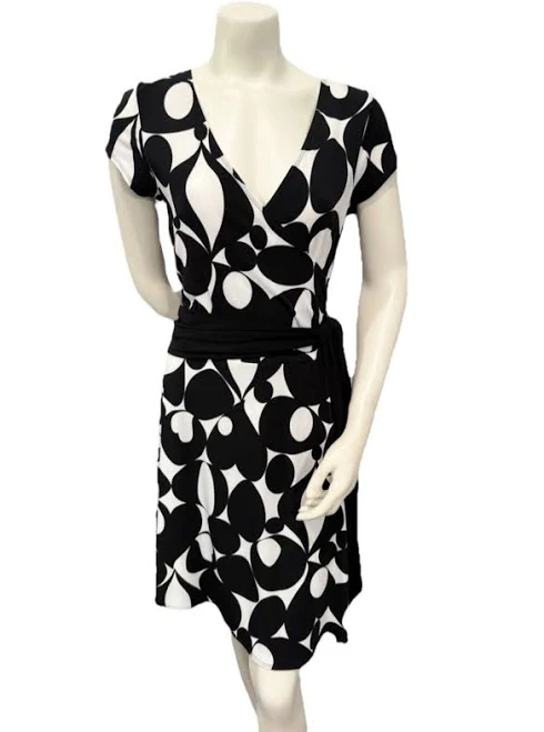 dress Ab Studio Black & White Geometric Wrap Dress Women’s Medium Belted eBay - thekittykane $18.39