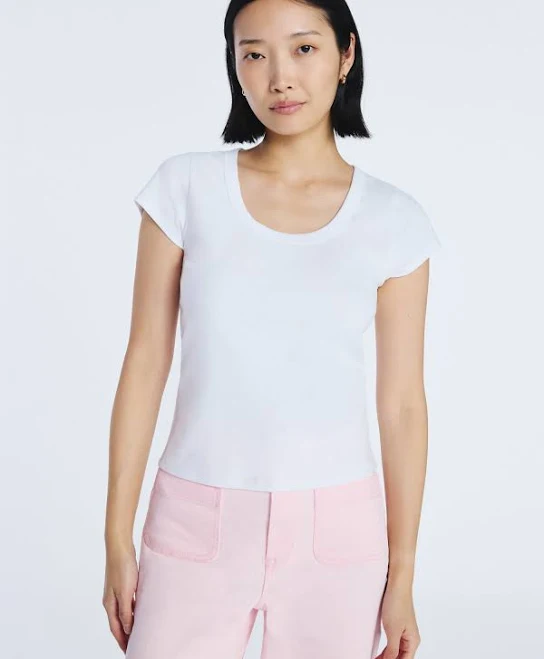 top Free Assembly Women's Scoop Neck Short Sleeve Tee Walmart $9