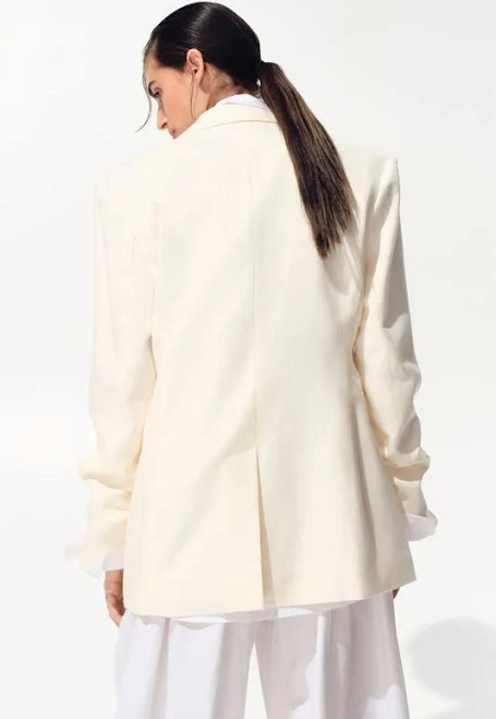 blazer H&M Ladies Single-Breasted Linen-Blend Blazer H&M $69.99