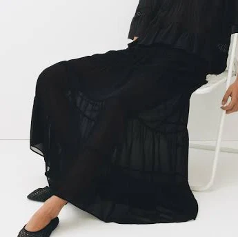 skirt H&M Ladies Tiered Maxi Skirt H&M $29.99