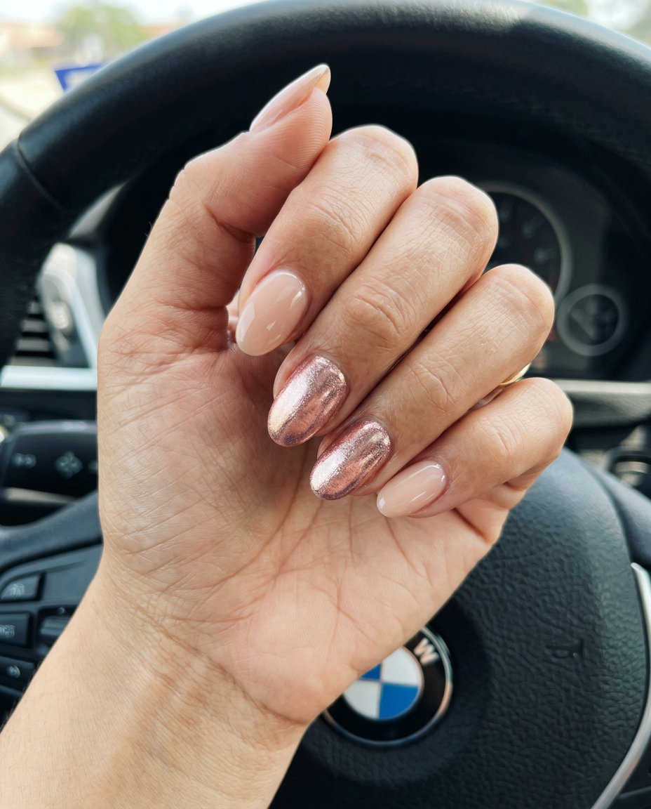 Rose Gold Shimmer Accent Nails 2026 Rose gold shimmer accent manicure for date night, wedding guest, evening. Manicure colors summer 2026.