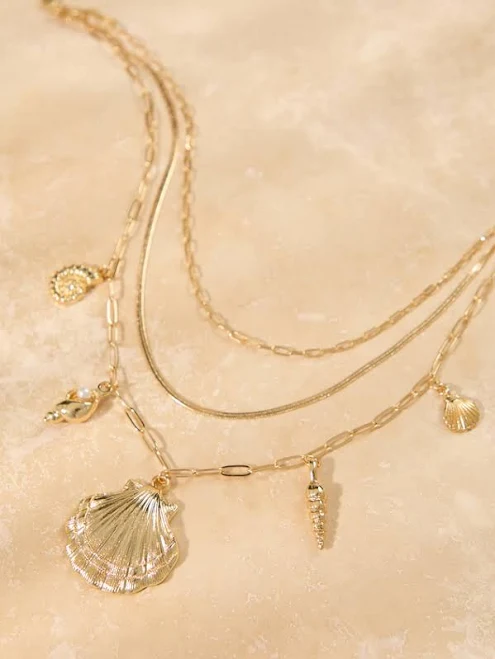 accessory 18K Gold Seashell Charm Necklace Altar'd State $10.99