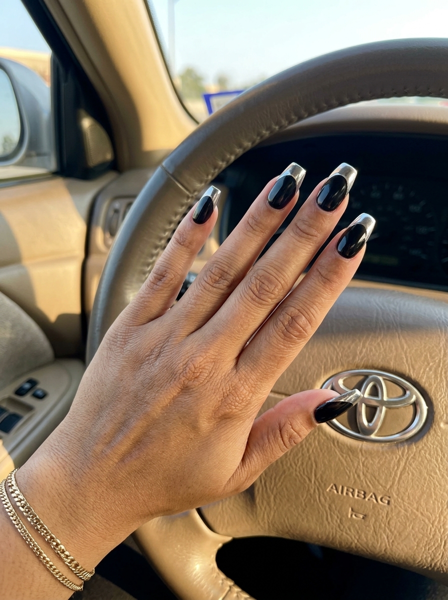 Chrome Flare Edge nails for summer 2026: edgy, futuristic, bold night out or party manicure.