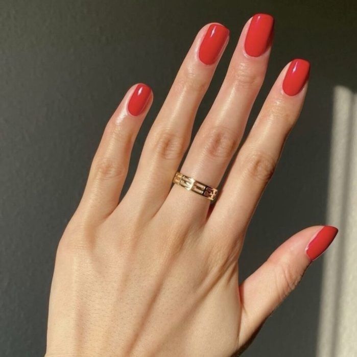 Vibrant Red Oval Nails Vibrant Red Oval Nails — Realtor Nails 2027