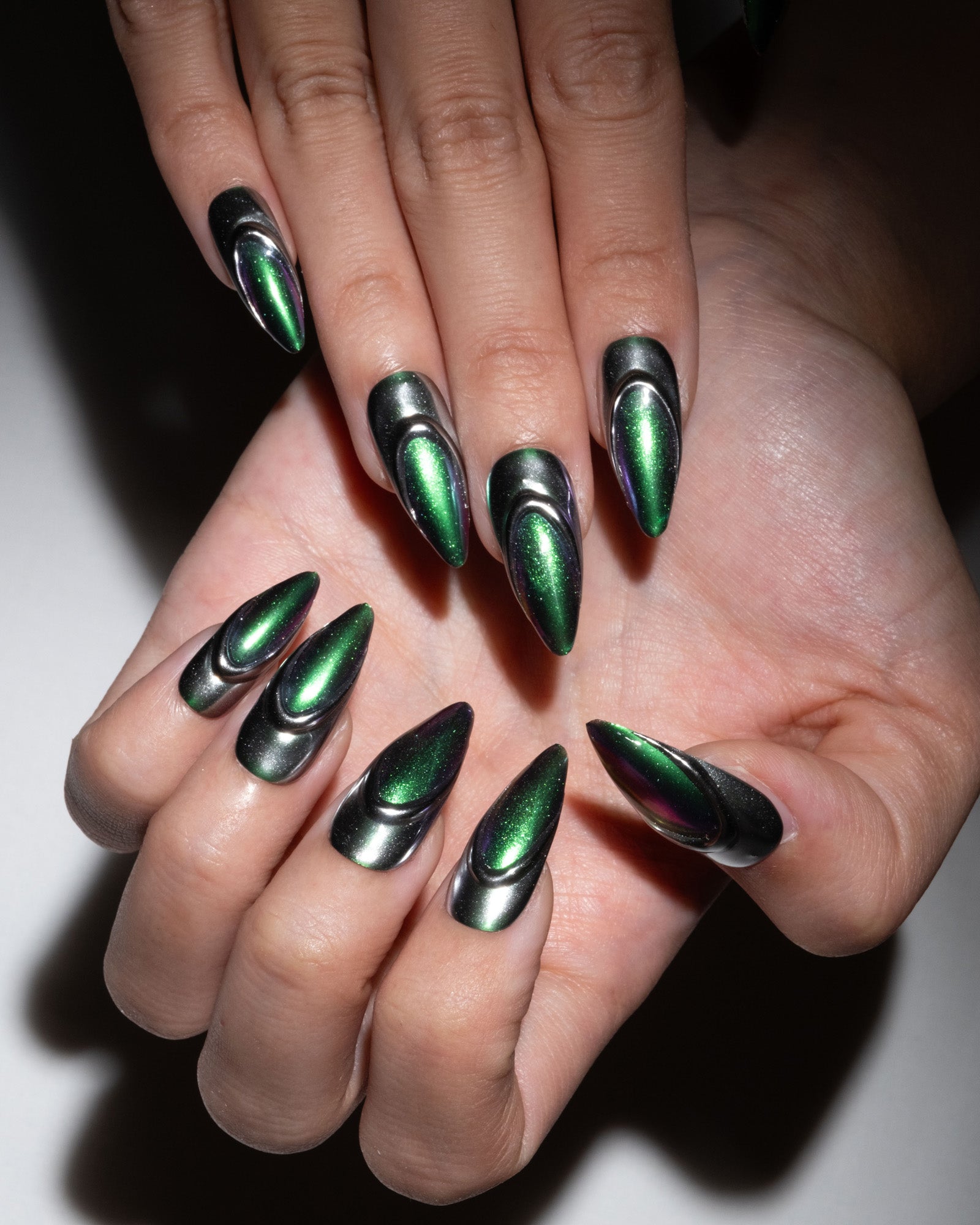 Visual Idea Visual Idea — Green Chrome Nails 2027
