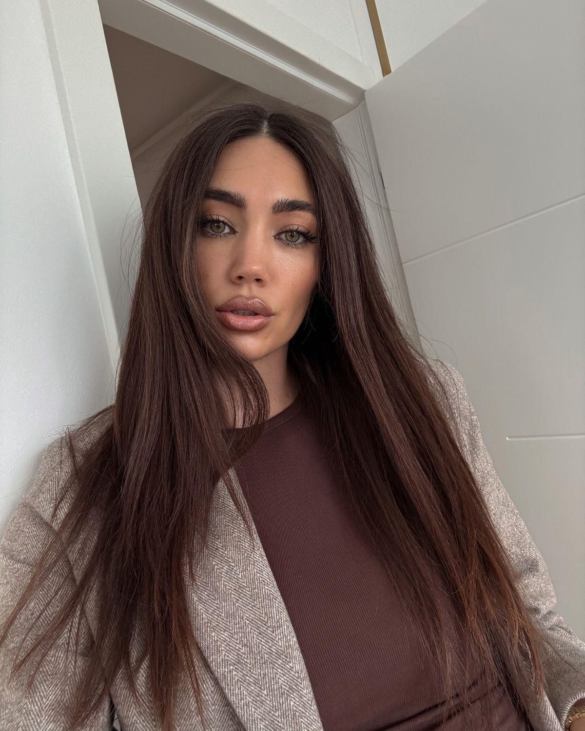 Long Visual Idea Long Visual Idea — Rich Brunette 2027