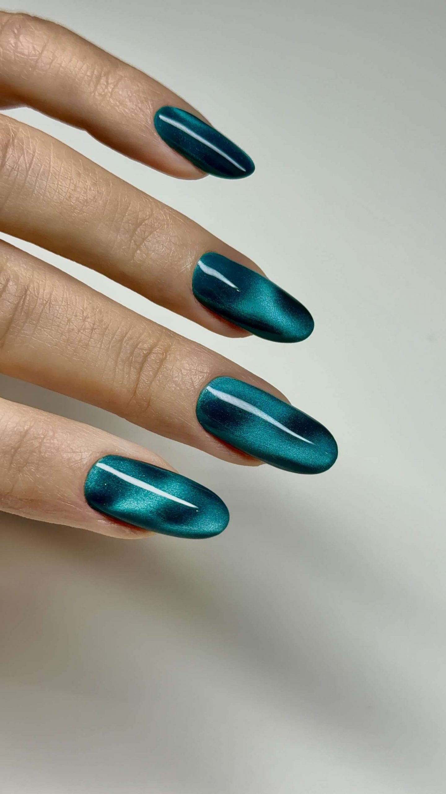 Striking Teal Magnetic Shimmer Cat Eye Striking Teal Magnetic Shimmer Cat Eye — Cat Eye Nails 2027