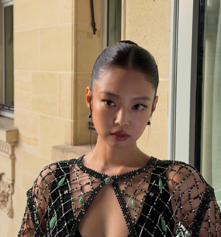 Mid-Back High Shine Nape Bun Mid-Back High Shine Nape Bun — Slicked Back Bun 2027