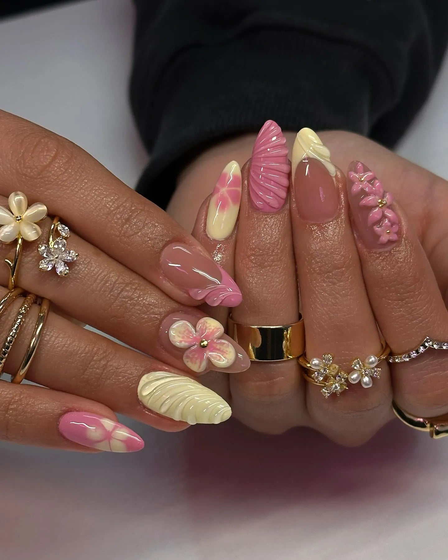 3D Pink Flower Wavy Pattern Nails 3D Pink Flower Wavy Pattern Nails — Spring Acrylic Nails 2027