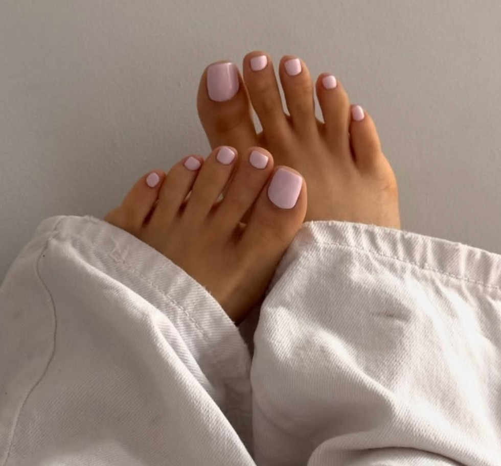 Uniform Pale Pink Toenails Uniform Pale Pink Toenails — Neutral Toe Nails 2027
