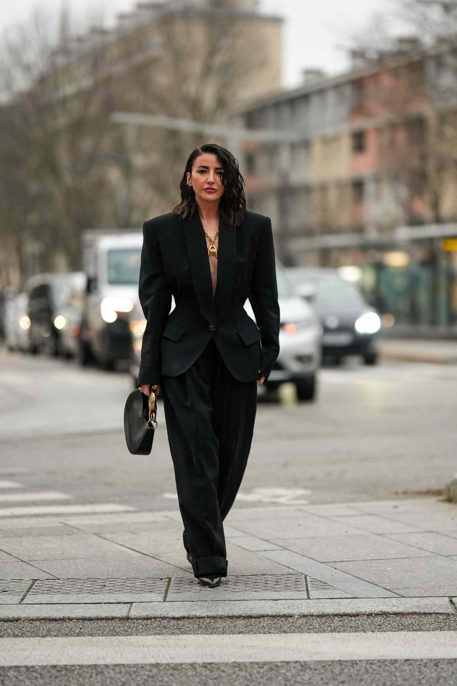Black Oversized Blazer And Matching Wide-Leg Pants Black Oversized Blazer And Matching Wide-Leg Pants — Winter Dinner Outfits 2027