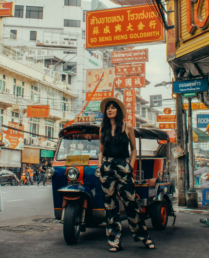 Printed Wide-Leg Pants with Sleeveless Top for City Exploration Printed Wide-Leg Pants with Sleeveless Top for City Exploration — Thailand Outfits 2027