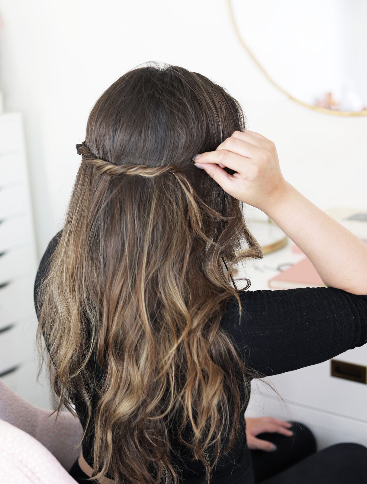 Back View Close Crop Visual Idea Back View Close Crop Visual Idea — Twists Easy Hairstyles 2027