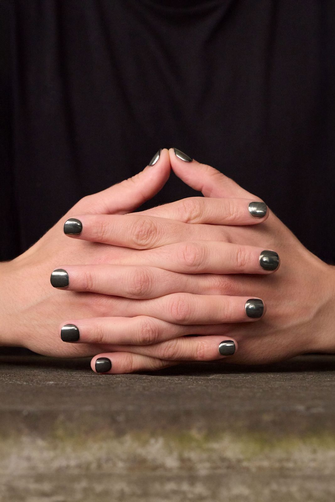 Chrome Visual Idea Chrome Visual Idea — Dark Chrome Nails 2027