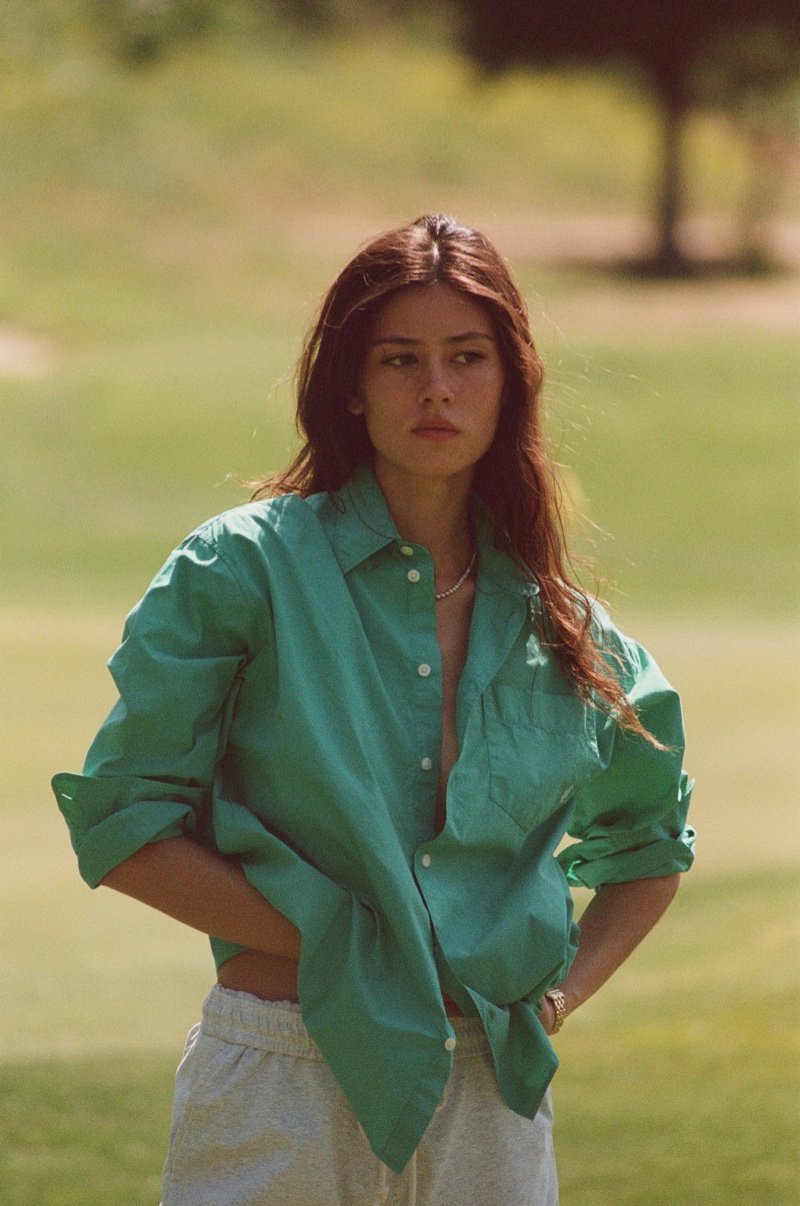 Effortless Brunette Waves With Curtain Bangs — Golf Hairstyles 2027