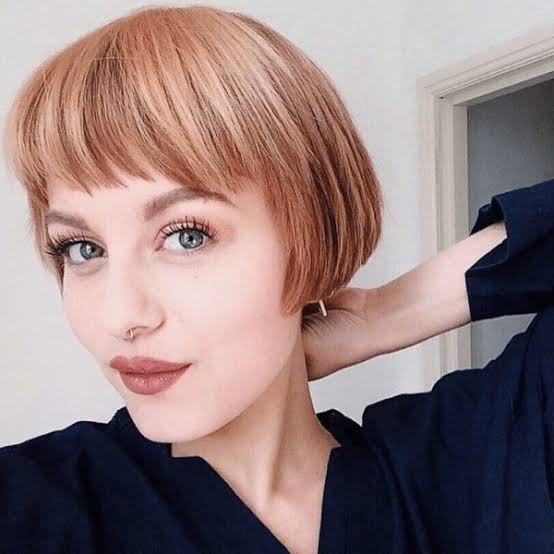 Dark Brown Collarbone Bob With Curtain Bangs Dark Brown Collarbone Bob With Curtain Bangs — Bob 2027 for Long Face