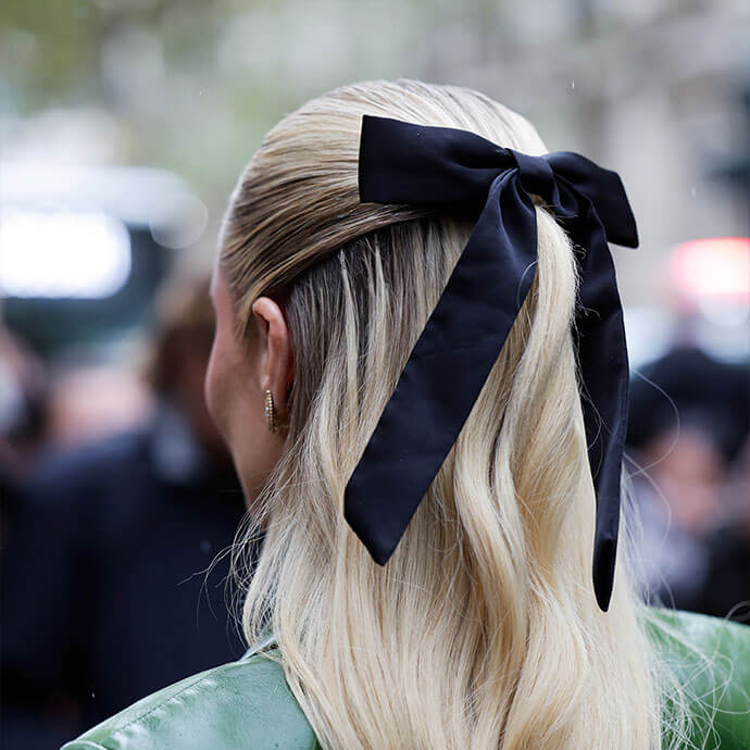 Mid-Back Visual Idea Mid-Back Visual Idea — Holiday Hairstyles 2026