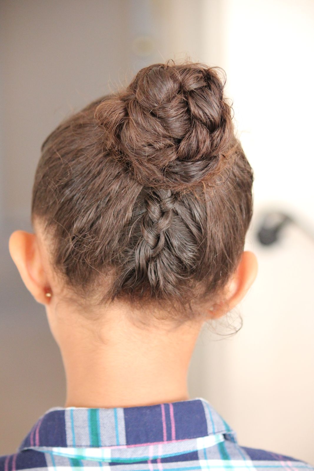 Middle Visual Idea — Knotted Bun Hairstyles 2027