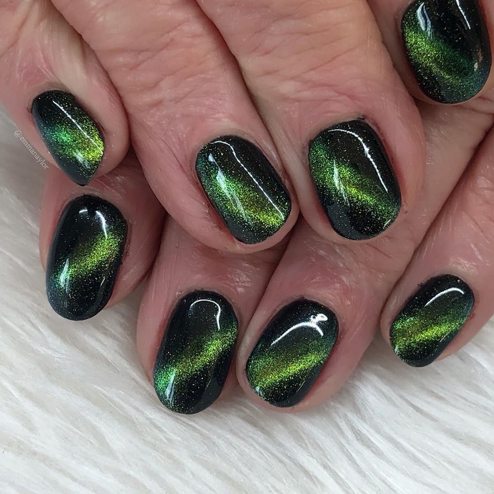 Dark Green Yellow-Green Shift Cat Eye Dark Green Yellow-Green Shift Cat Eye — Cat Eye Nails 2027