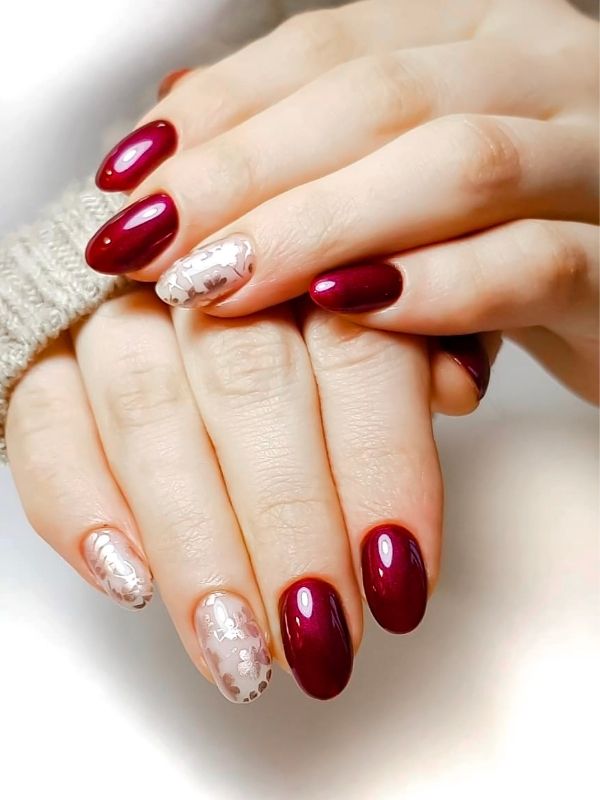 Short Oval Metallic Floral Accents Short Oval Metallic Floral Accents — Memorial Day Nails 2027