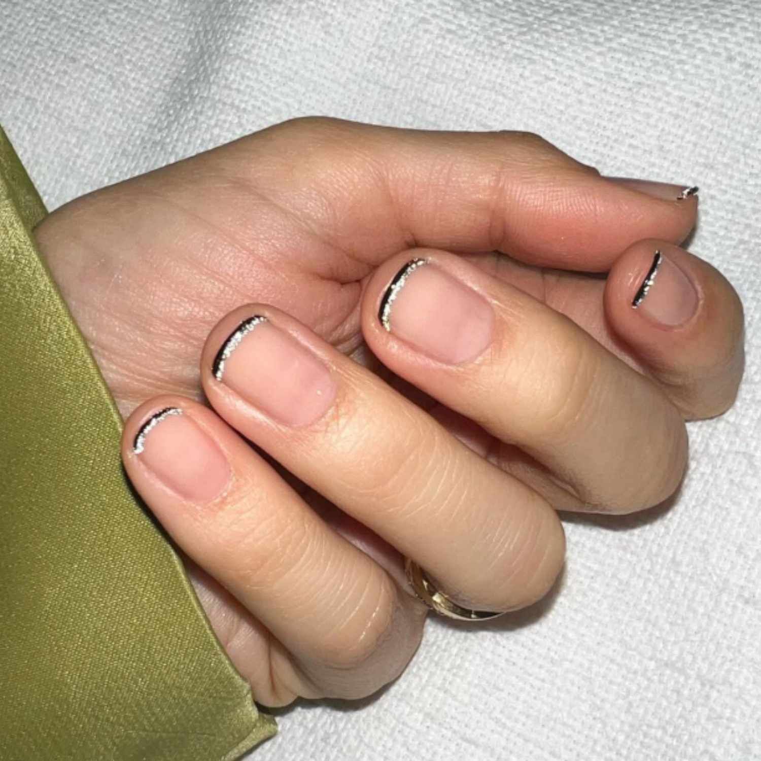 Short Natural Nude with Black Glitter Line Short Natural Nude with Black Glitter Line — Thin Line Nails 2027