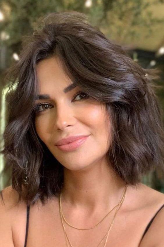 Collarbone Bob With Feathered Bangs Collarbone Bob With Feathered Bangs — Bob 2027 with Curtain Bangs