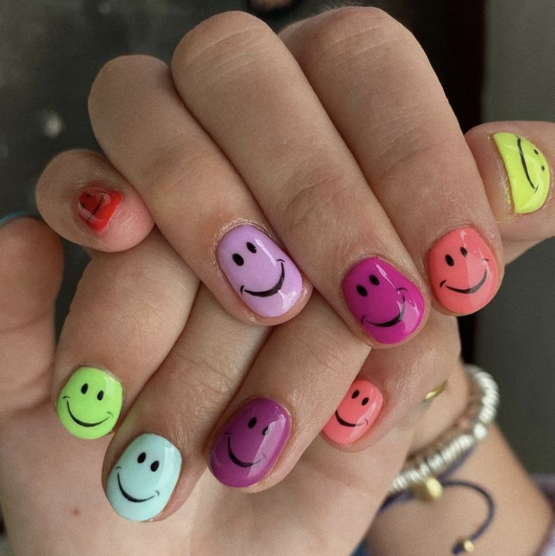 Summer Visual Idea Summer Visual Idea — Pink Smiley Face Nails 2027
