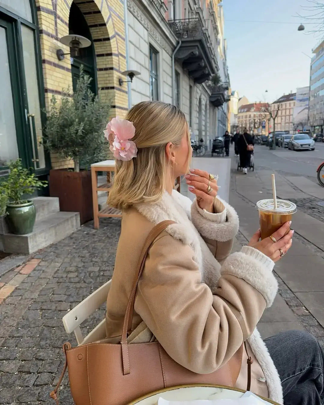 Sleek Light Blonde Chin Length Bob Sleek Light Blonde Chin Length Bob — Hairstyles 2027 for College