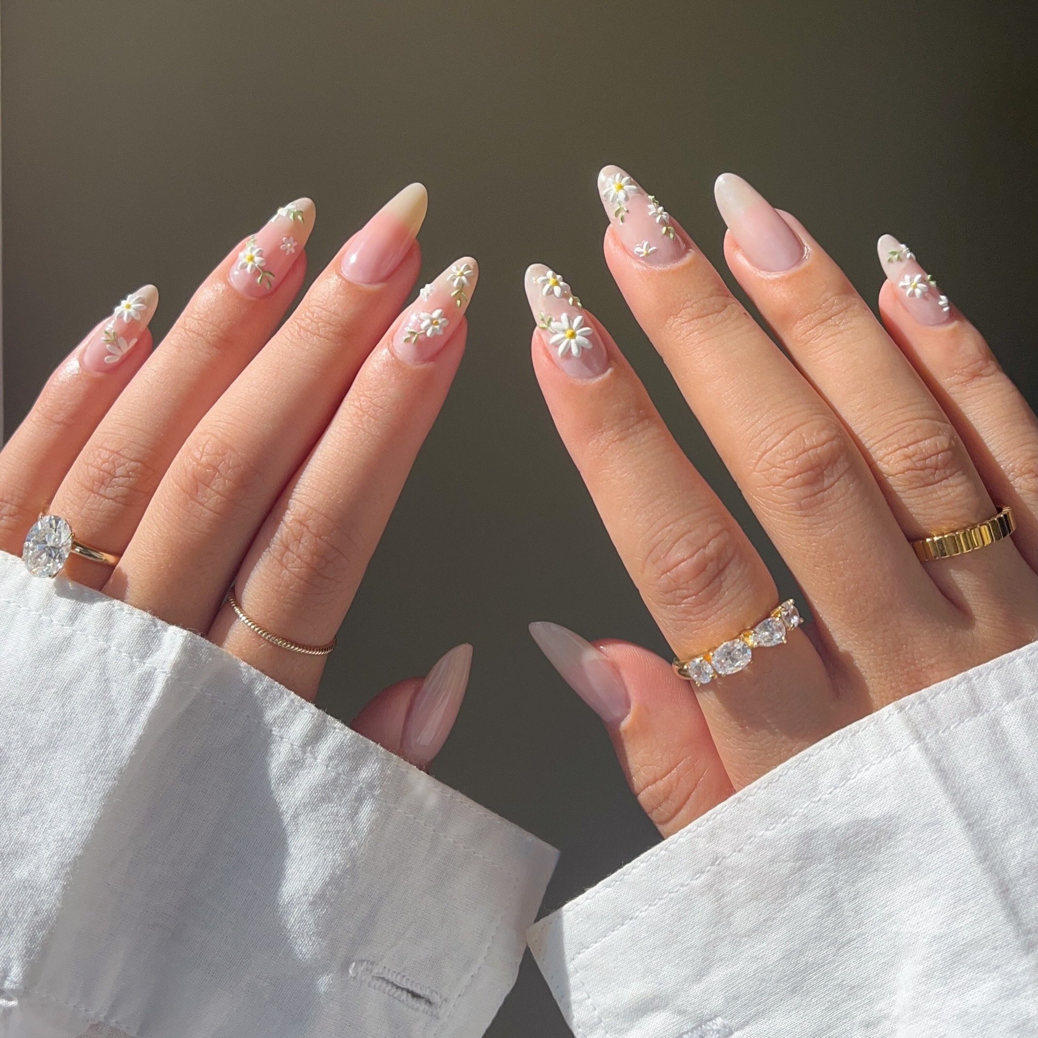 Dainty Daisy Long Almond Nails Dainty Daisy Long Almond Nails — Summer Almond Nails 2027