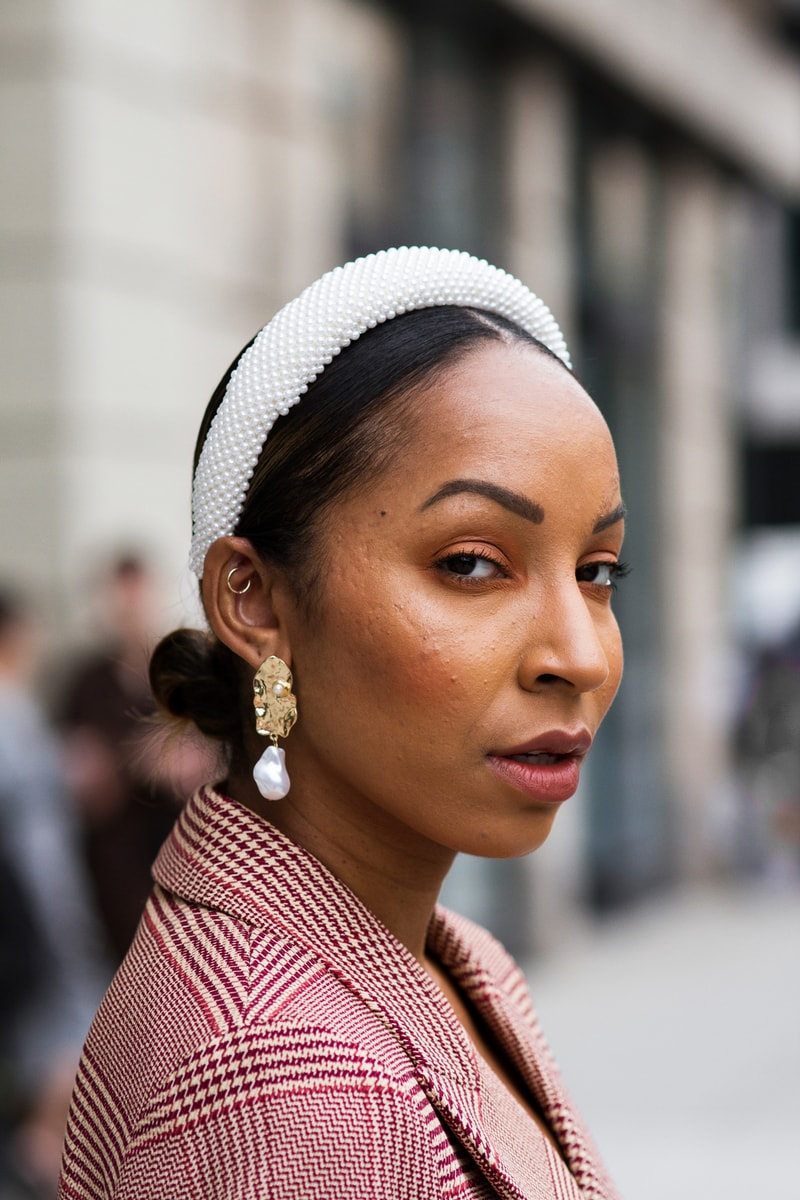 Pearl Embellishments: Blazer and White Headband for Smart Casual — Headband Outfits 2027
