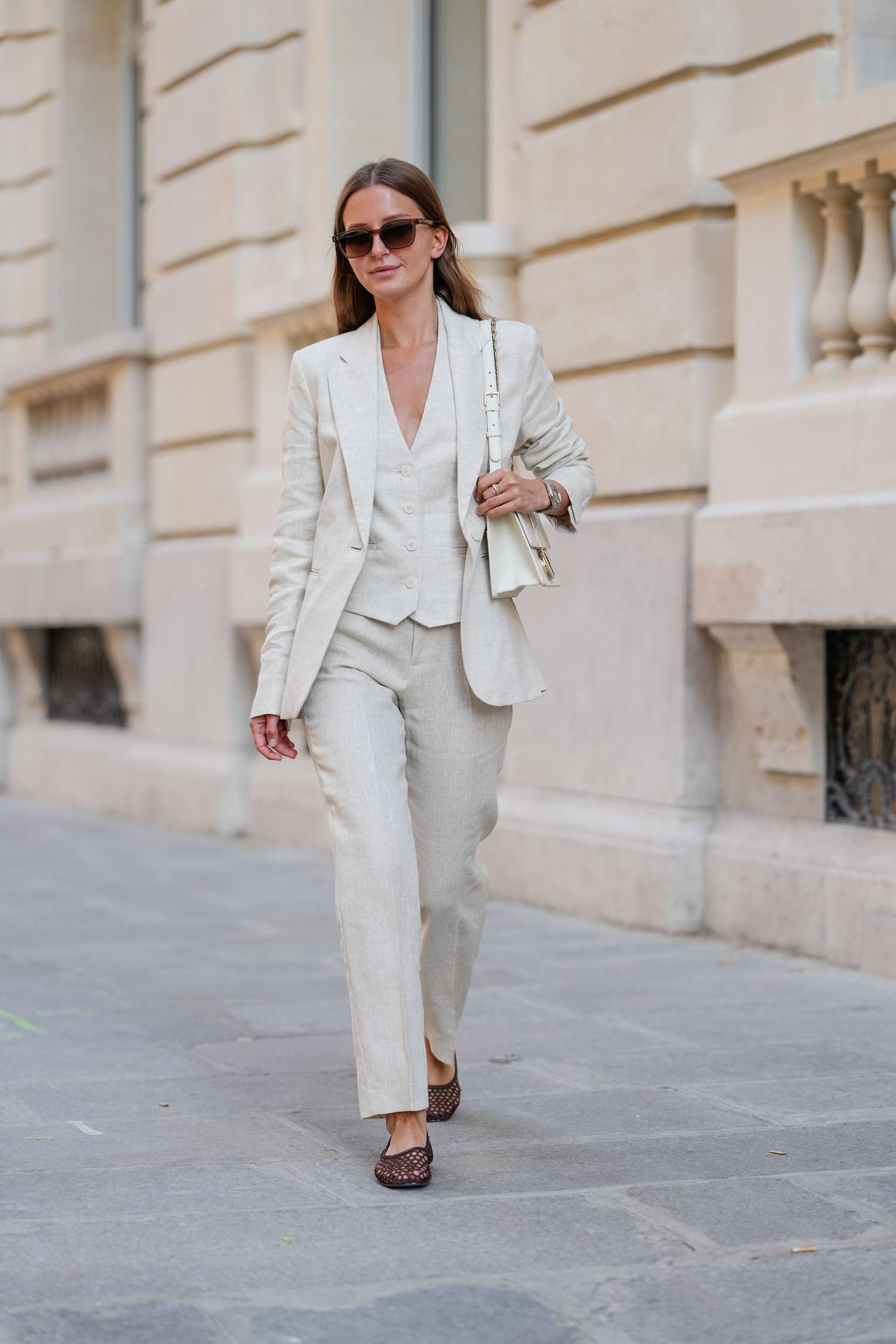 Smart Casual Beige Linen Three-Piece Suit Smart Casual Beige Linen Three-Piece Suit — Cute Outfits 2027