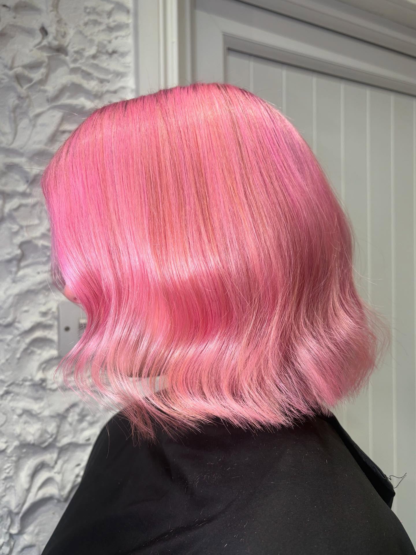 Bright Pink Collarbone Bob Bright Pink Collarbone Bob — Pink Bob 2027