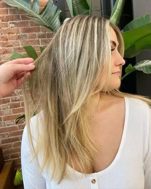Mid-Back Ash Blonde With Layers Mid-Back Ash Blonde With Layers — Mom Haircuts 2027