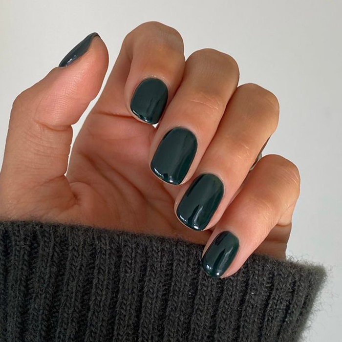 Deep Forest Green Short Square Nails Deep Forest Green Short Square Nails — Winter Vacation Nails 2027