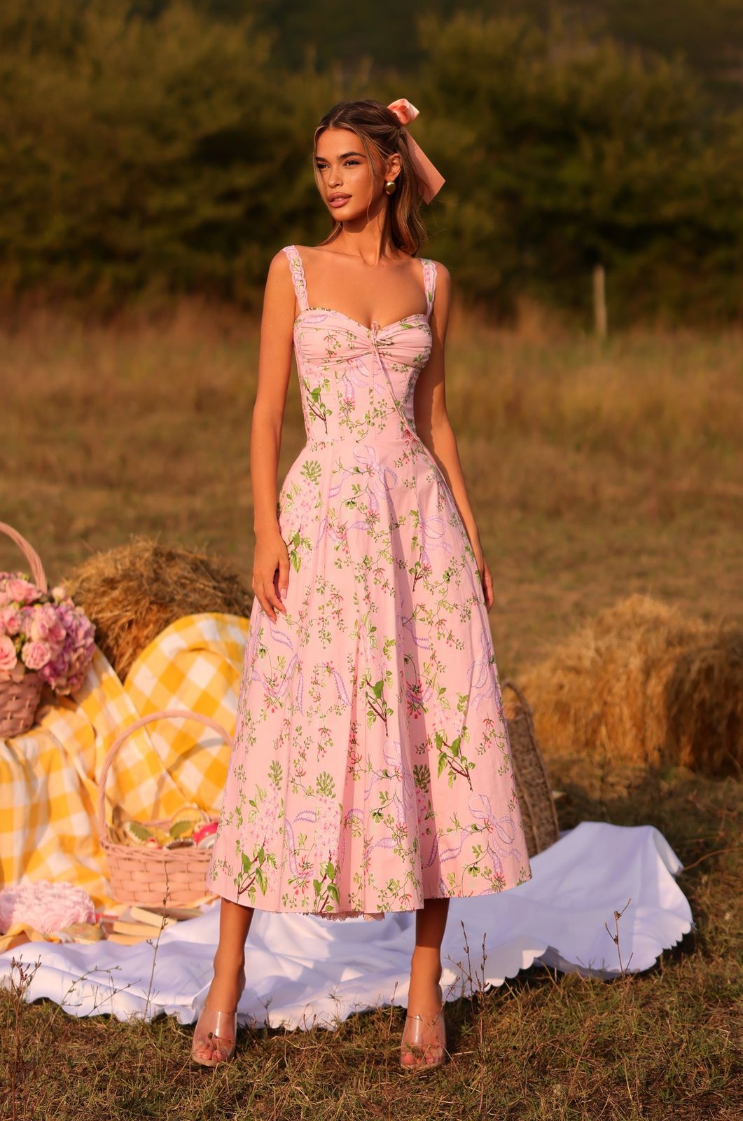 Pink Floral Sundress with Sweetheart Neckline for Casual Picnics — Midi Picnic Dress 2027