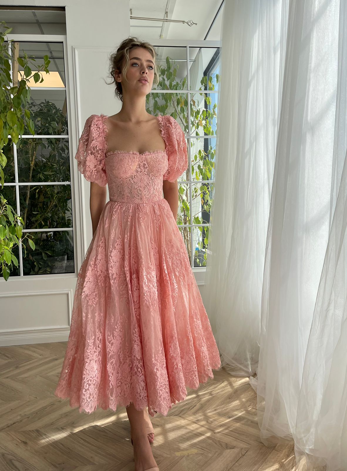 Romantic Pink Lace Midi Dress with Voluminous Puff Sleeves Romantic Pink Lace Midi Dress with Voluminous Puff Sleeves — Puff Sleeve Dresses 2027