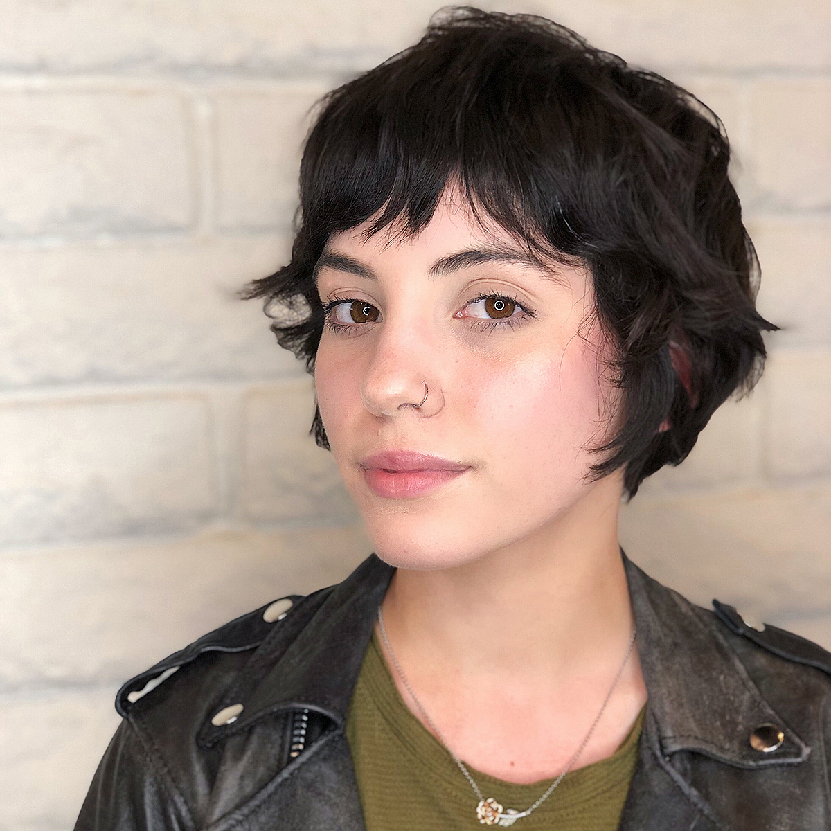 Air Dried Wavy Mini Bob With Micro Bangs Air Dried Wavy Mini Bob With Micro Bangs — Mini Bob 2027