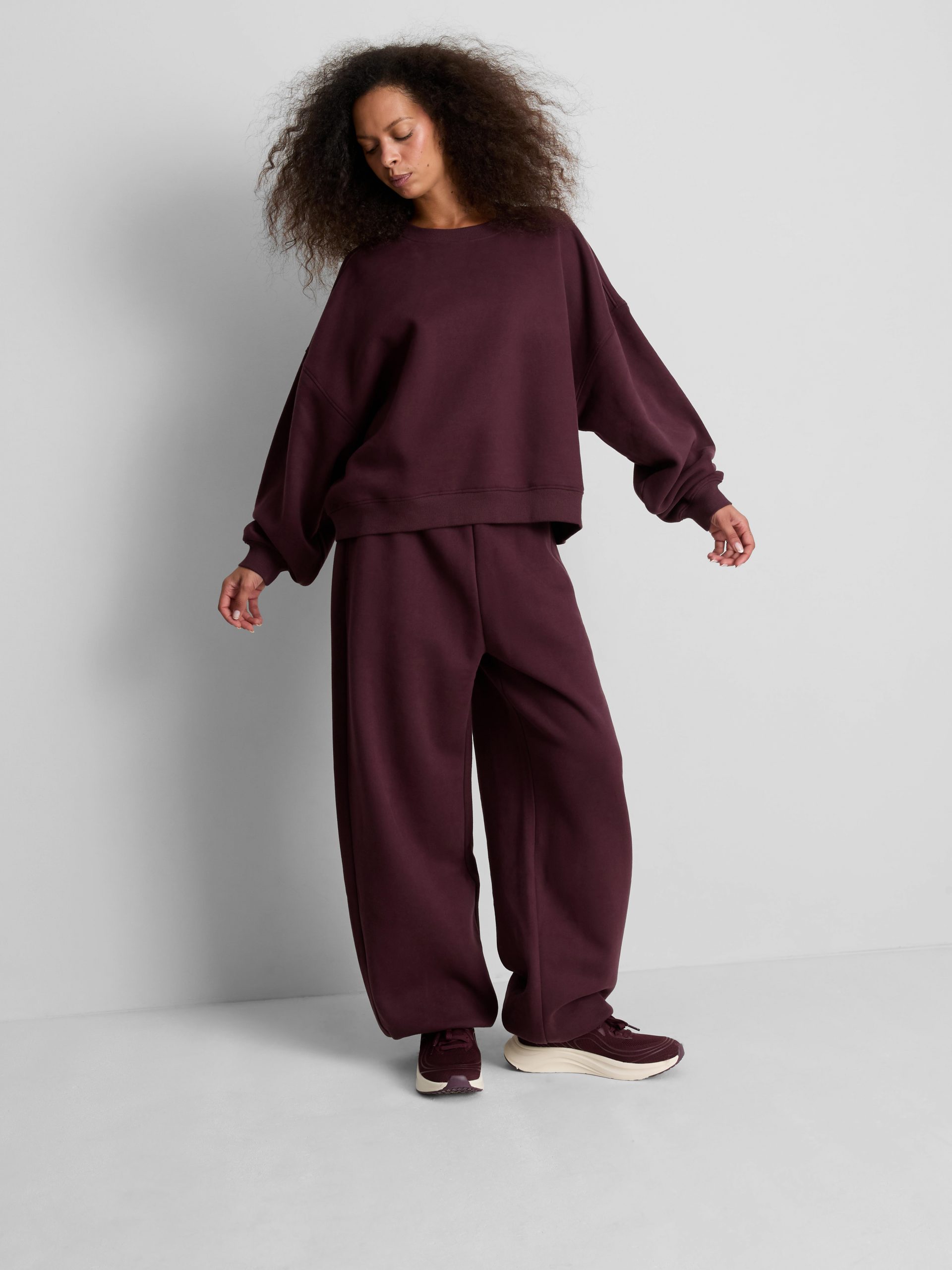 Cozy Burgundy Fleece Loungewear Set for Gym and Beyond — Gym Outfits 2027