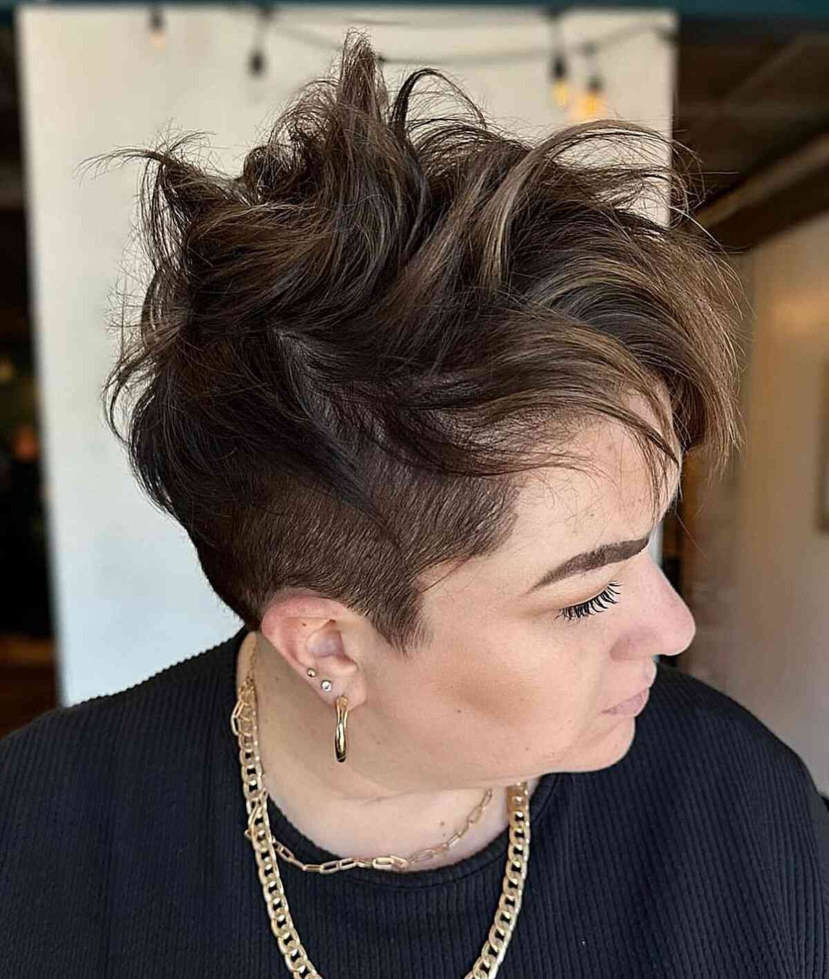 Textured Brown Pixie With Subtle Highlights Textured Brown Pixie With Subtle Highlights — Lowlights Pixie 2027