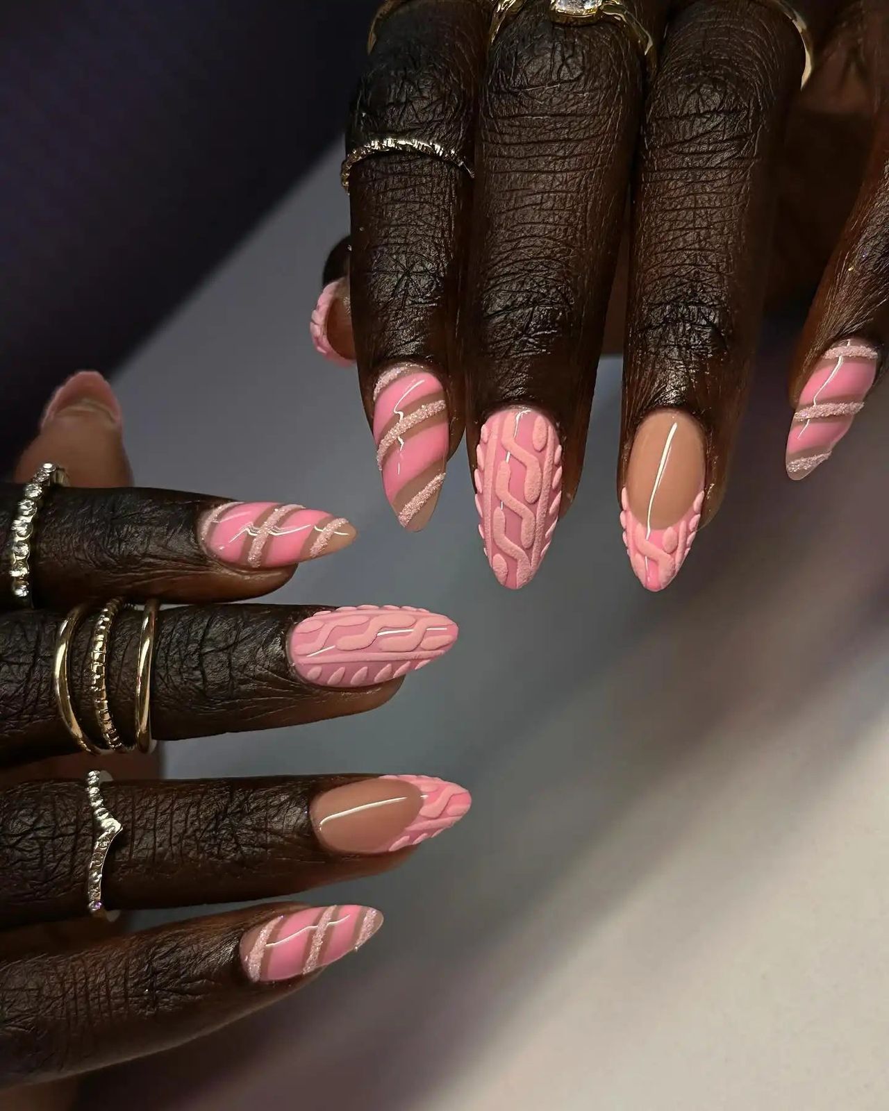 Winter Visual Idea — Christmas Sweater Nails 2026