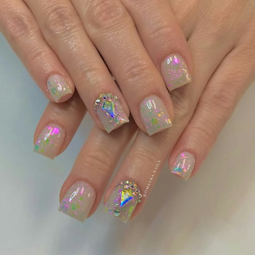 Sheer Pink Glitter & Gem Accents Short Square Nails Sheer Pink Glitter & Gem Accents Short Square Nails — Mermaid Nails 2027